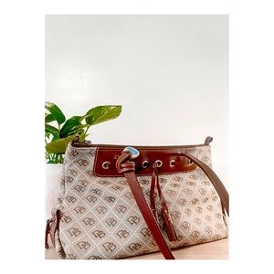 Vintage Dooney Bourke Womens Tan Brown Zipper Fringe Satchel Hand Bag Sz Medium